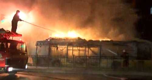 SULTANGAZİ'DE OLAYLI GECE