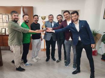 Sünnetci, Şampiyonları Ağırladı
