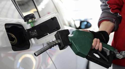 Sürücülere bir müjde daha: Akaryakıt fiyatlarına dev indirim!