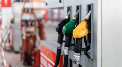 Sürücülere güzel fırsat: Benzine büyük indirim!