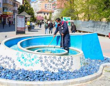 Süs Havuzları Temizlendi
