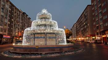 Süs Havuzu Işıklandırıldı
