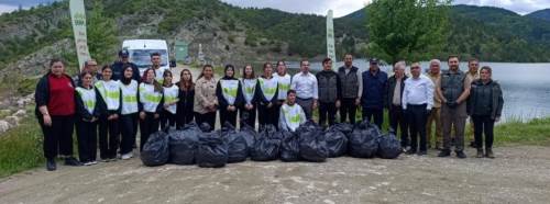 Süzmen Göleti’nde poşet poşet çöp toplandı!