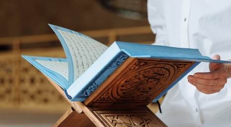 Taha Suresi Okunuşunu, Arapça Yazılışını, Anlamlarını, Tercümesini ve Faziletlerini Anlamak (Diyanet Meali & Dinle)