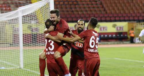 Takım olmaya başlıyoruz