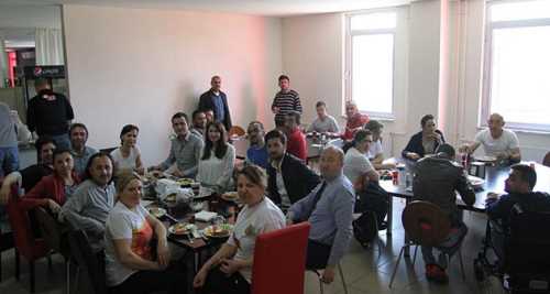 TAKIMIN ARKASINDAKİ TAKIM