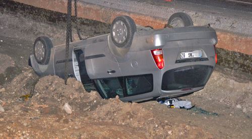 Takla atan araçta 4 kişi yaralandı