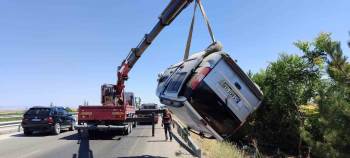 Takla Atan Hafif Ticari Araçta 3 Kişi Yaralandı
