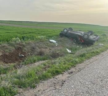 Takla Atan Otomobilde 2 Kişi Yaralandı
