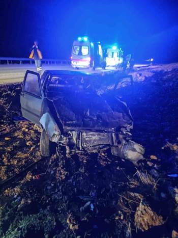 Takla Atıp Şarampole Giren Otomobilde 4 Kişi Yaralandı
