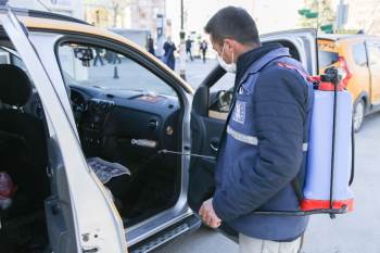 Taksiler Her Gün Dezenfekte Ediliyor
