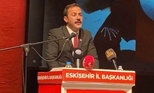 Talat Yalaz kürsüde büyüdü