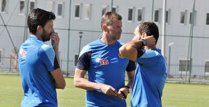 Talebesiydi yardımcısı oldu