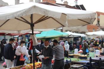 Tam Kapanma Öncesi Vatandaş Pazarlara Akın Etti

