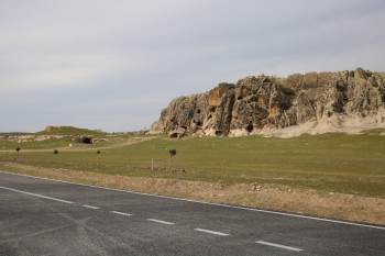 Tamamen sessizliğe büründüler...