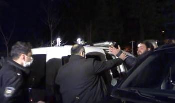 Tamirhanede İçki İçen 8 Kişiye Sosyal Mesafe Cezası
