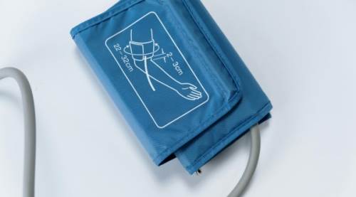 Tansiyon Bir Anda Neden Fırlar? Tansiyon Çok Yükselirse Ne Olur? Yüksek Tansiyonun Nedenleri, Belirtileri ve Hayati Riskleri