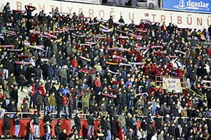 Taraftar daha ne yapsın