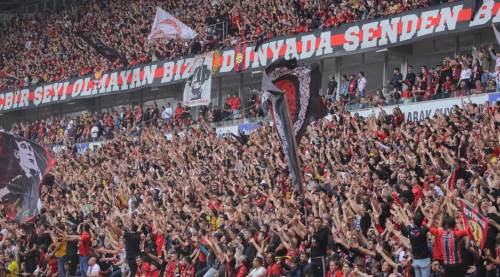 Taraftar Eskişehirspor'u ölümsüz kılıyor!