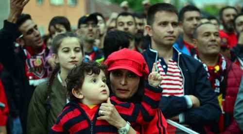 Taraftar Giresun maçını dev ekrandan izledi