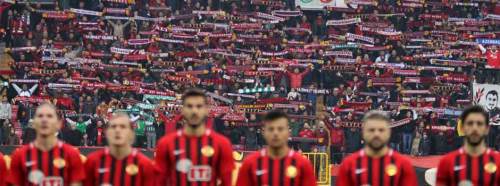 Taraftar hep yanında!