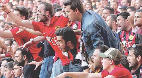 Taraftar isyanda!