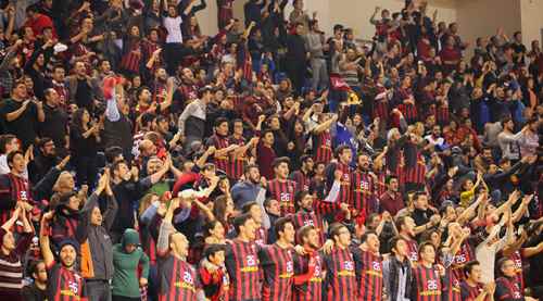 Taraftar zirvede yer aldı