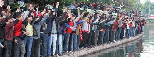 TARAFTARDAN BURUK KUTLAMA