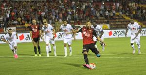 Taraftarımız beni ateşliyor