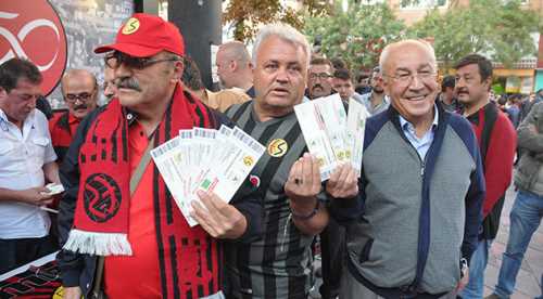 Taraftarın desteği sürüyor