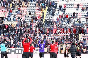 Taraftarlar destek verdi