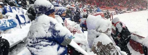 Taraftarlar kardan adama döndü!