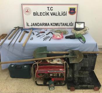 Tarihi Eser Arayan 5 Şahıs Suçüstü Yakalandı
