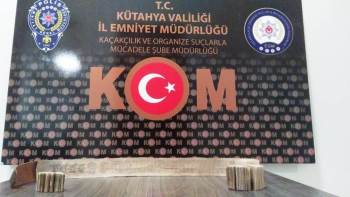 Tarihi Eser Niteliğindeki Kur’An-I Kerim’Leri Satarken Yakalandı
