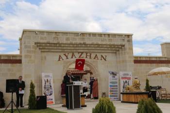 Tarihi Frig Vadisi’Nde Ele Emeği Göz Nuru Eserler Görücüye Çıktı
