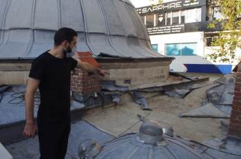 Tarihi Küçük Hamam’In Çatısındaki Kurşunları Çaldılar
