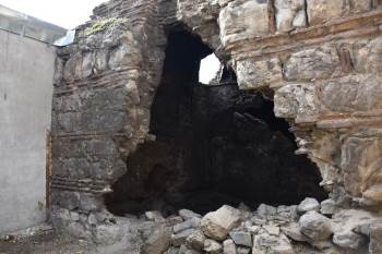 Tarihi Kümbet Temizlendi
