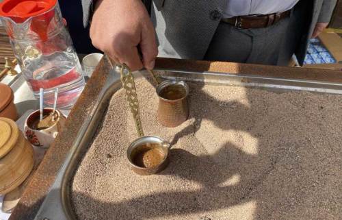 Tarihi Odunpazarı’nda kumda kahve lezzeti ilgi görüyor