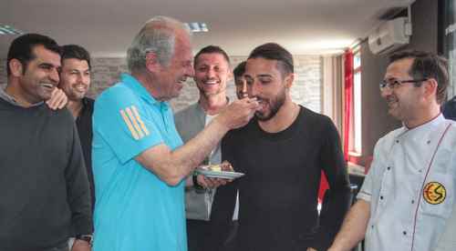 Tarık’a doğum günü sürprizi