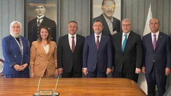 Tarım Ve Orman Bakanı İbrahim Yumaklı’Dan Ak Parti’Ye Ziyaret
