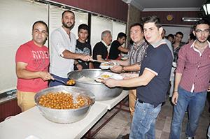 Taraftarlar iftar yemeğinde bir arada