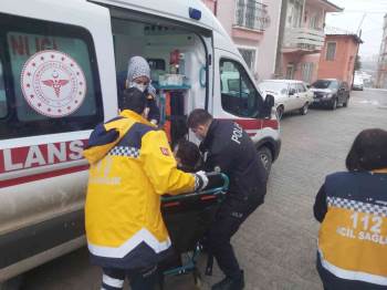 Tartıştığı Arkadaşını Ayağından Silahla Vurdu
