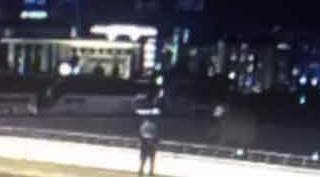 Tartıştığı eşini kucağına alıp 12 metreden aşağı fırlattı