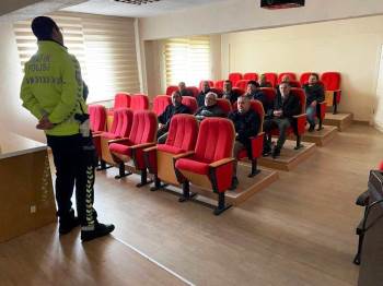 Taşımalı Araç Sürücülerine Karla Mücadele Eğitimi
