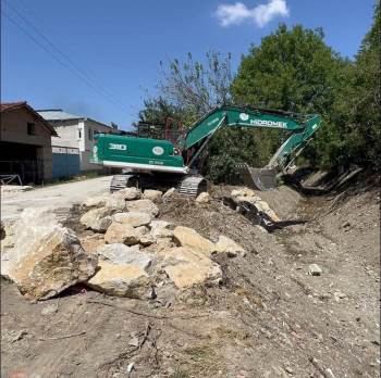 Taşkın Önleme Amacıyla Dere Islah Çalışmaları Yapıldı
