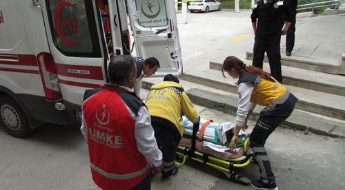 Tatbikat yapılırken bir anda bayıldı!