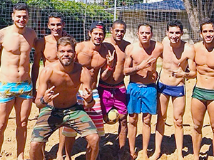 Tatilde plaj futbolu