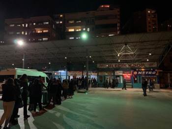 Tatili Duyan Otogara Koştu
