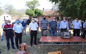 Tavşanlı’Da 34 Çiftçiye Bin 380 Kilo Baş Sarımsak Dağıtıldı
