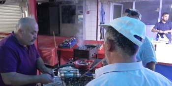 Tavşanlı’Da Balık Satışları Mangalda Balık İkramı İle Başladı
